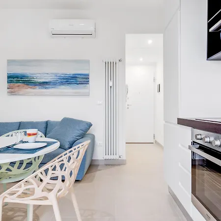 Guesthost - Vista Su San Luca Apartment *