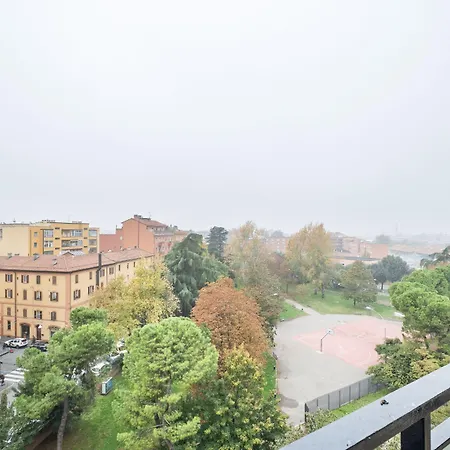 Guesthost - Vista Su San Luca * Bologna